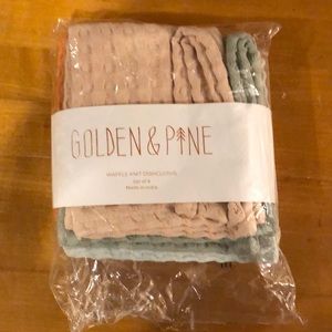 New In Package Set of 4 Golden & Pine Waffle Knit Dishcloths